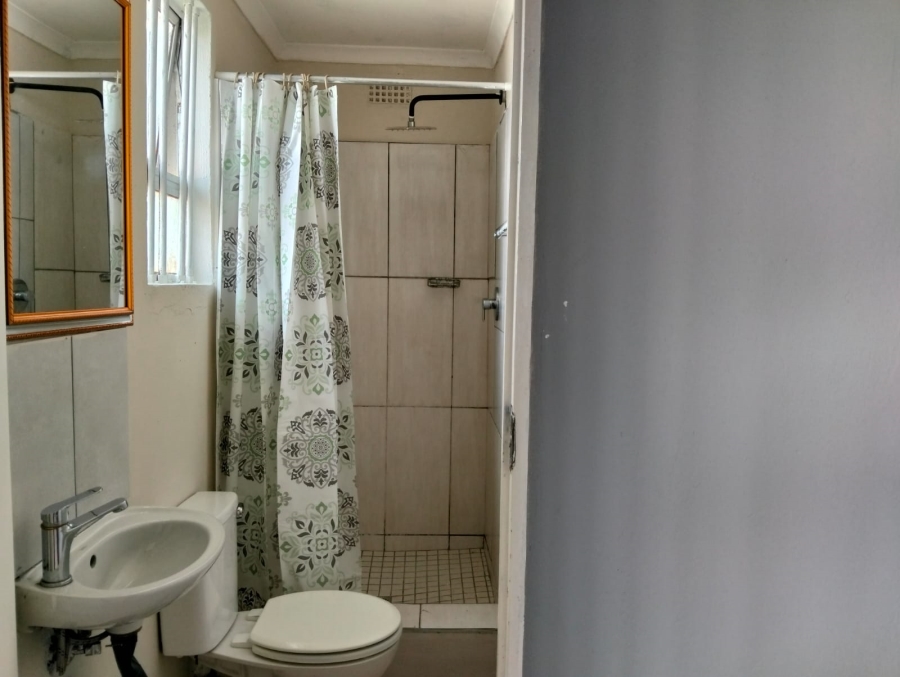 To Let 2 Bedroom Property for Rent in Northcrest Eastern Cape